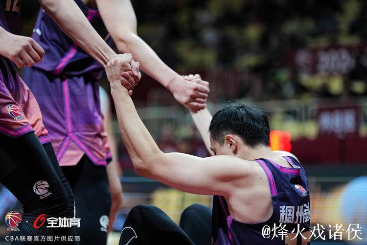 CBA-上海久事全员发力 完胜浙江稠州金租 CBA-上海久事全员发力 完胜浙江稠州金租